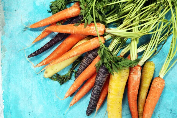 Mucchio Carote Cassetta Misto Fresco Raccolto Carota Colorata — Foto Stock