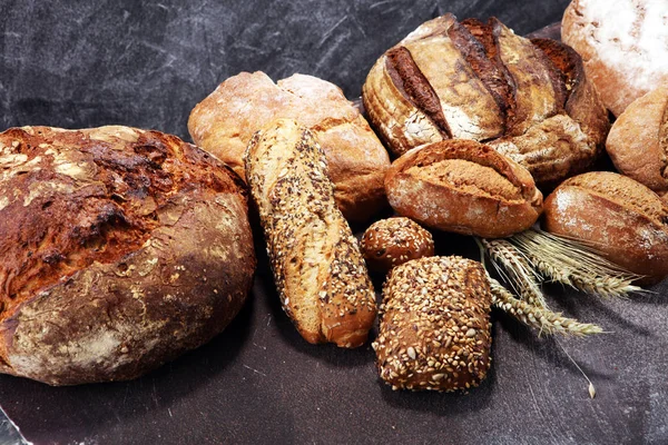 Різні Види Хліба Хлібних Рулонів Дошці Зверху Дизайн Постер Кухні — стокове фото