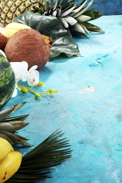 Fundo Frutas Tropicais Com Abacaxi Banana Coco Melancia — Fotografia de Stock