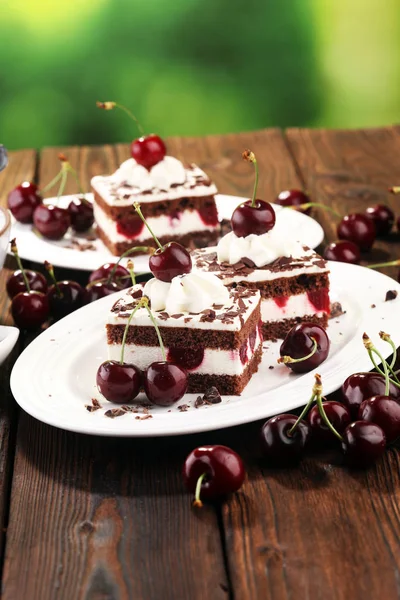 Pastel Chocolate Con Cerezas Crema Batida Pastel Selva Negra — Foto de Stock