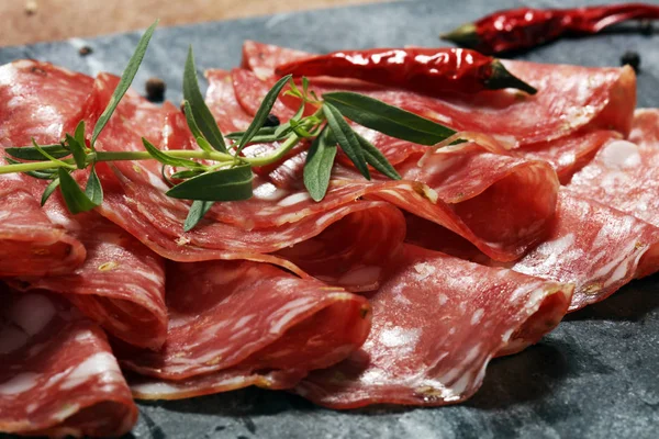 Salame Fette Sottili Delizioso Salame Rustico Snack — Foto Stock