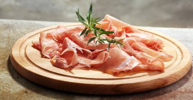 İtalyan prosciutto crudo veya jamon maydanoz ile. Ham ham.