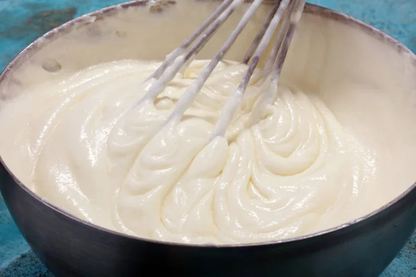 Primer Plano Una Crema Batida Agria Blanca Tazón — Foto de Stock