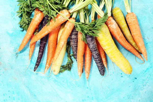 Mucchio Carote Cassetta Misto Fresco Raccolto Carota Colorata — Foto Stock