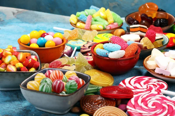 jöle ve şeker ile şekerler. renkli dizi farklı childs tatlılar ve muamele etmek