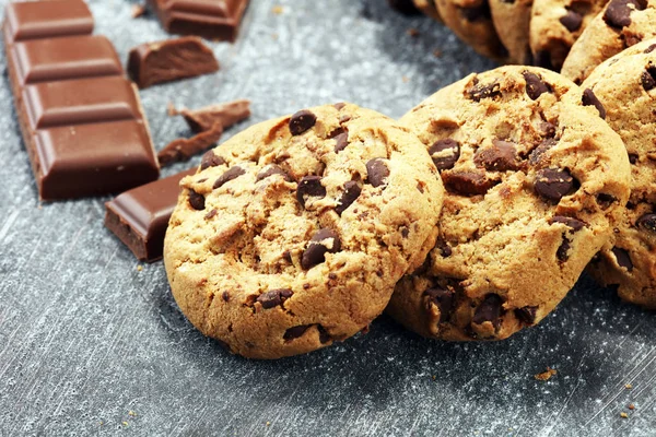 Schokoladenkekse Auf Rustikalem Tisch Chocolate Chip Cookies Erschossen — Stockfoto