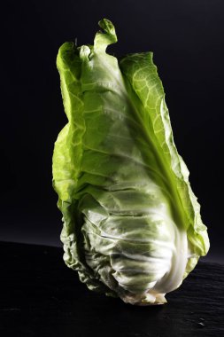 taze yeşil sivri lahana. lezzetli sebze.