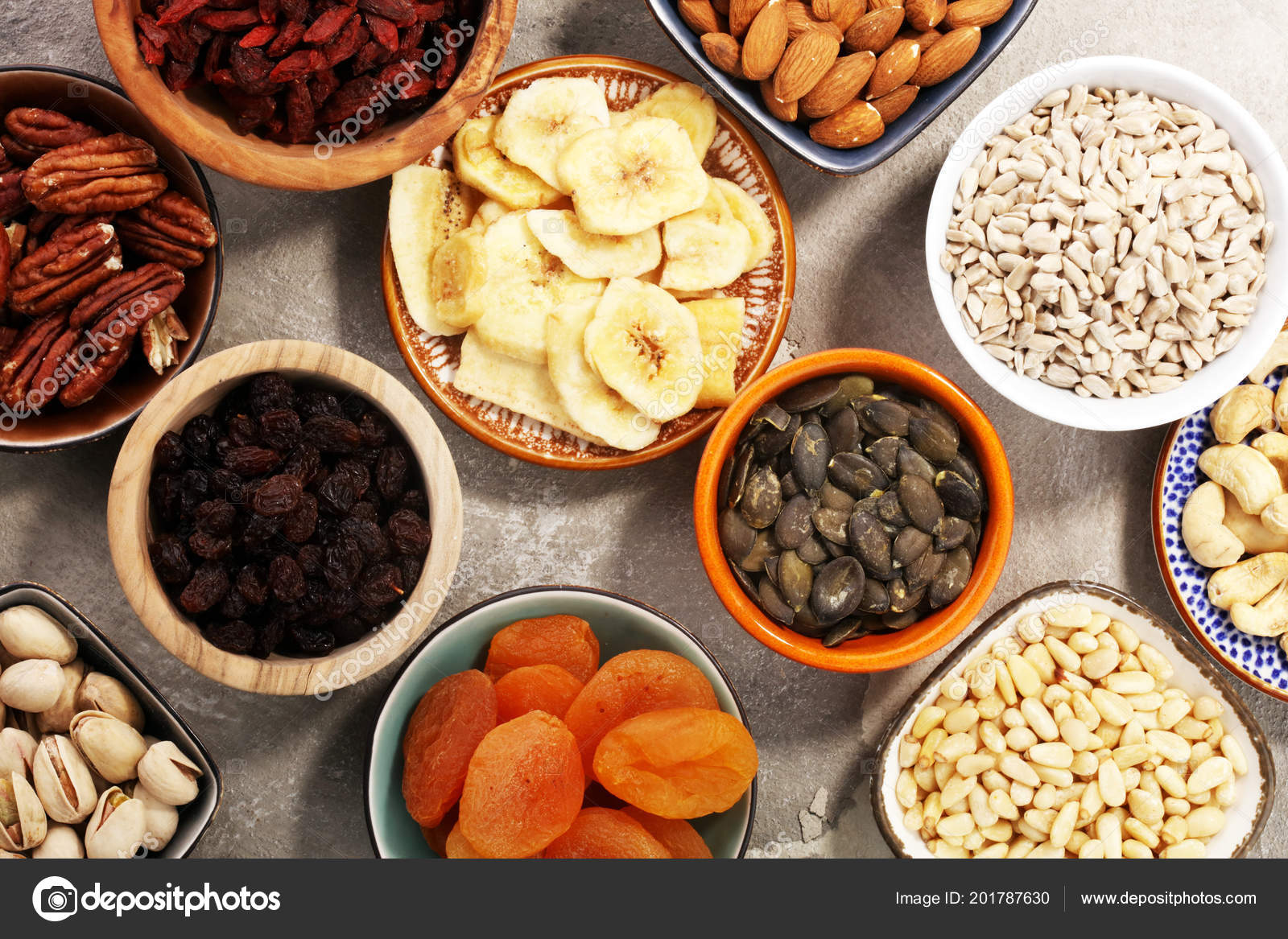 Nuts: composition 3 Nuts: composition 61