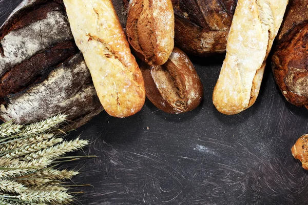 Ekmek Ekmek Çeşitleri Gemide Yukarıdan Alır Mutfak Veya Fırın Poster — Stok fotoğraf