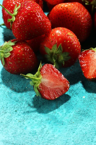 Heap Fresh Strawberries Blue Background — Stock Photo, Image