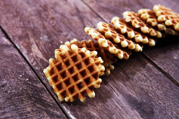 Waffles Belgas Tradicionais Fundo Madeira — Fotografia de Stock