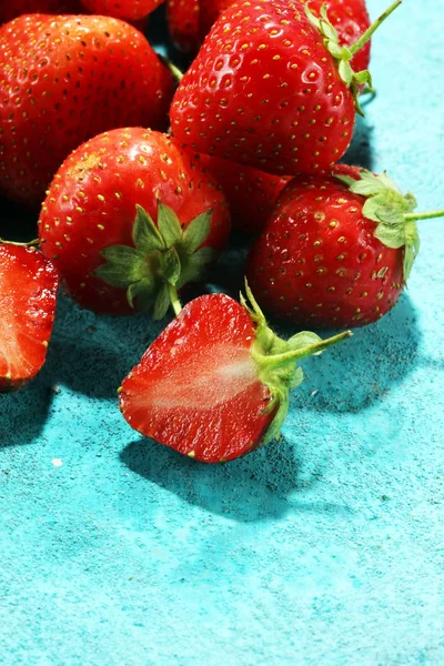 Heap Fresh Strawberries Blue Background — Stock Photo, Image