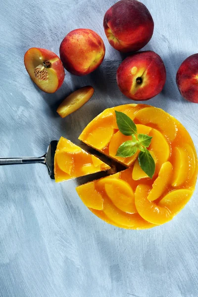 Bolo Queijo Com Pêssego Bolo Creme Caseiro Com Pêssegos — Fotografia de Stock