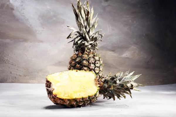 Pineapple Half Pineapple Ruit Vegan Delicious Snack White Stone Table — Stock Photo, Image