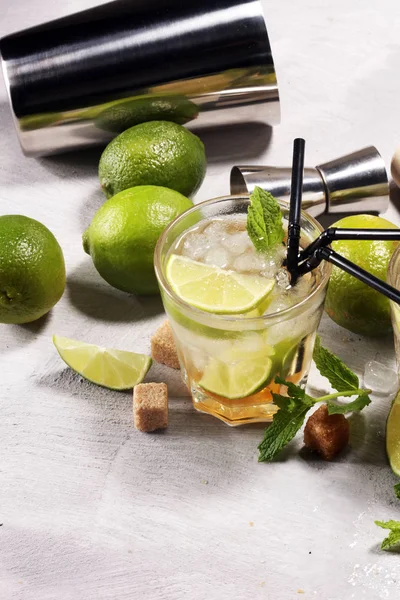 Limone Lime Caipirinha Frutta Del Brasile Cocktail Alcolico Freddo — Foto Stock