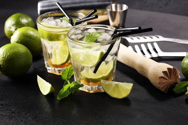 Citroen Fruit Lime Caipirinha Van Brazilië Koude Alcohol Cocktail — Stockfoto