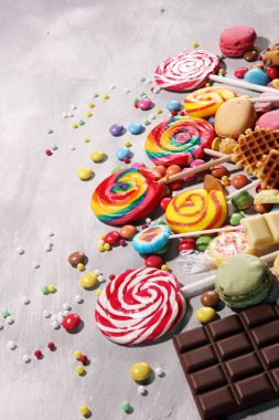 jöle ve şeker ile şekerler. renkli dizi farklı childs tatlılar ve muamele etmek.