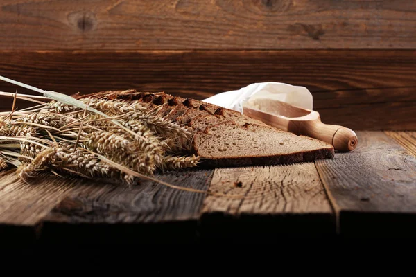 Roti Dipotong Papan Dari Atas Desain Poster Dapur Atau Toko — Stok Foto