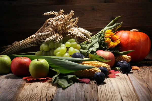 Concepto Naturaleza Otoñal Caída Frutas Verduras Madera Cena Acción Gracias —  Fotos de Stock