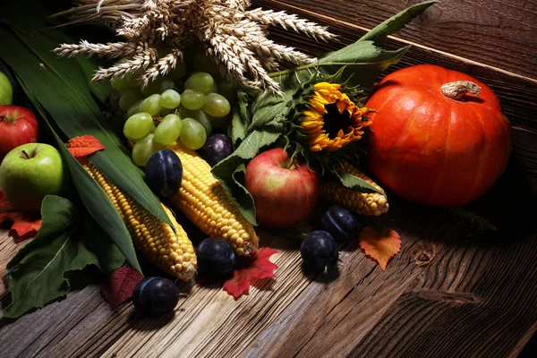 Conceito Natureza Outono Queda Frutas Legumes Madeira Jantar Acção Graças — Fotografia de Stock