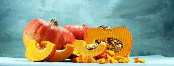 Autunno Zucca Ringraziamento Sfondo Zucche Arancioni Sopra Tavolo Rustico — Foto Stock