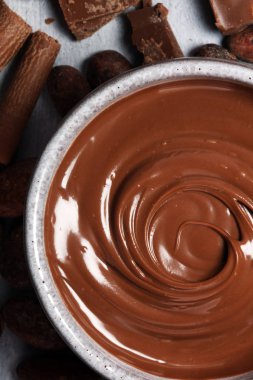 Eriyen çikolata ya da bir çikolata girdap ile eritilmiş çikolata. Birçok yığını ve toz ile fiş