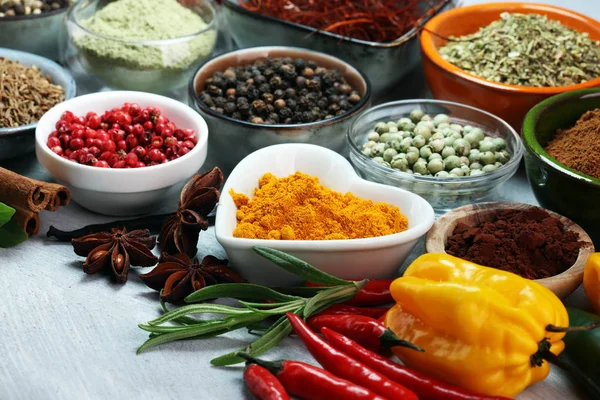 Specerijen Kruiden Tafel Voedsel Keuken Ingrediënten — Stockfoto