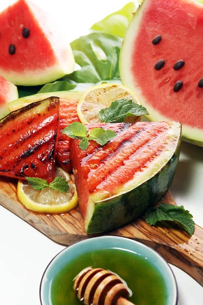 Mogen Hälsosam Ekologisk Grillad Vattenmelon Med Honung — Stockfoto