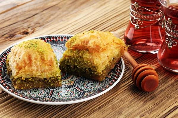 Dessert Turc Baklava Avec Pistache Sur Table Bois — Photo