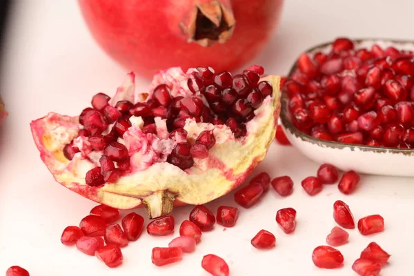 Ripe Juicy Pomegranate Red Organic Pomegranate — Stock Photo, Image