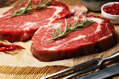 Biftek ham. Barbekü kaburga eti, yaşlı Wagyu ekşili biftek Makinası