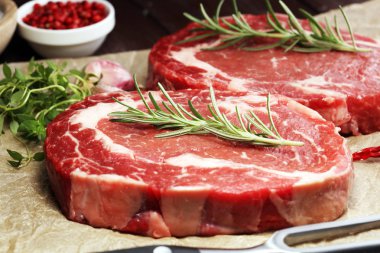 Biftek ham. Barbekü kaburga eti, yaşlı Wagyu ekşili biftek Makinası