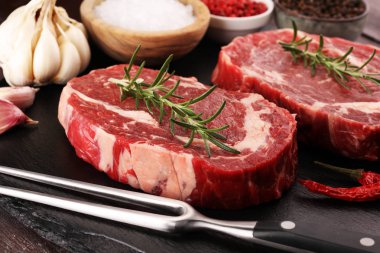 Biftek ham. Barbekü kaburga eti, yaşlı Wagyu ekşili biftek Makinası