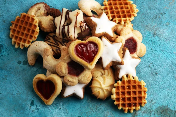 Smíšené Vánoční Cukroví Barevný Mix Vánoční Tématikou Zdobené Soubory Cookie — Stock fotografie