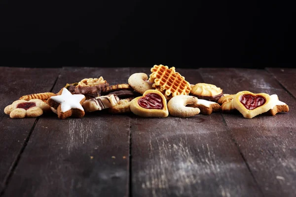 Змішане Різдвяне Печиво Барвисте Поєднання Різдвяного Прикрашеного Печива Концепція Різдва — стокове фото