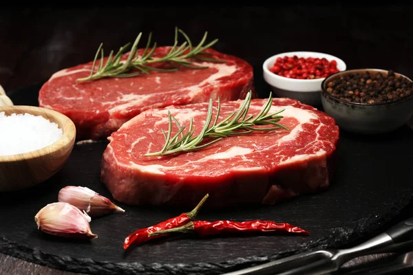 Biftek ham. Barbekü kaburga eti, yaşlı Wagyu ekşili biftek Makinası