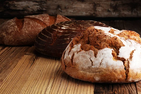 Verschillende Soorten Brood Brood Broodjes Aan Boord Van Bovenaf Keuken — Stockfoto