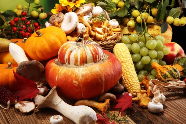 Herfst Natuur Concept Herfst Groenten Fruit Hout Thanksgiving Diner Maïs — Stockfoto