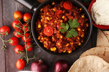 Hot chili con carne. Meksika yemeği lezzetli ve baharatlı