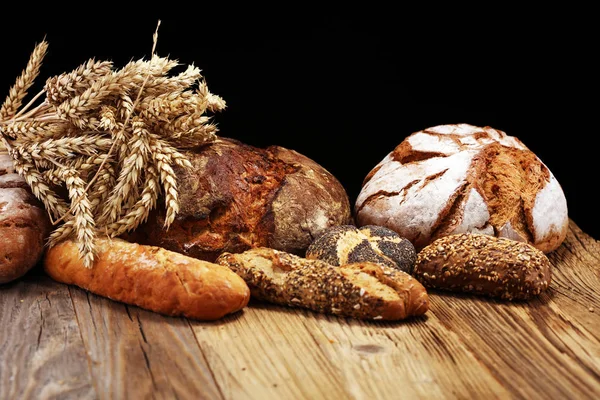 Ekmek ve ekmek çeşitleri gemide yukarıdan alır. Mutfak veya fırın poster tasarımı.