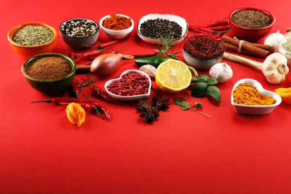 Especiarias Ervas Mesa Alimentos Ingredientes Cozinha — Fotografia de Stock