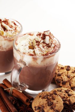 Sıcak çikolata Kakao Kremalı masada