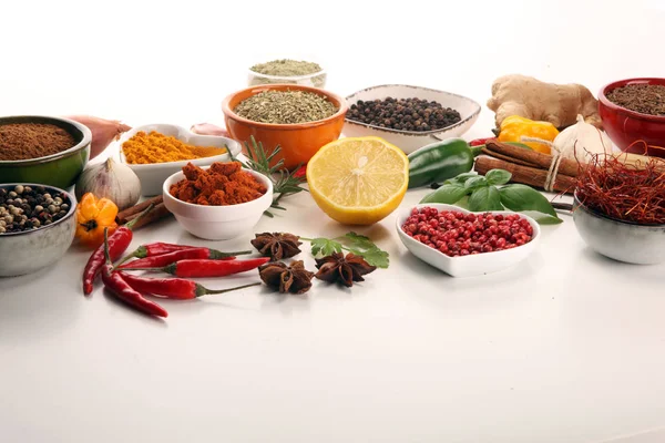 Baharat Otlar Masada Yemek Mutfak Malzemeleri — Stok fotoğraf