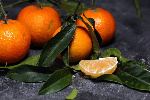 Frische Reife Tangarinen Nahrungsmittelnahaufnahme Auf Grauem Hintergrund — Stockfoto