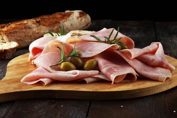 Jamón Rodajas Sobre Fondo Madera Prosciutto Fresco Jamón Cerdo Rodajas — Foto de Stock