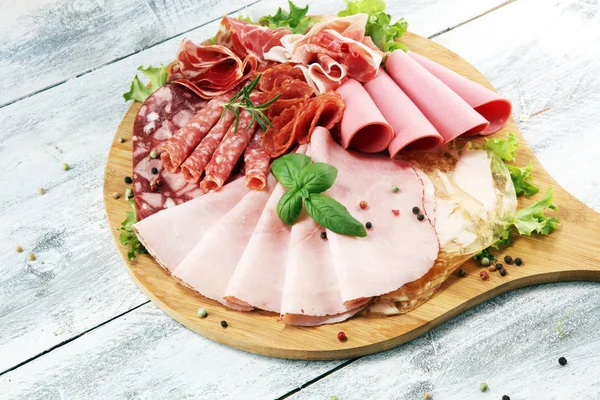 Food Tray Delicious Salami Pieces Sliced Ham Sausage Salad Meat — Stock Photo, Image