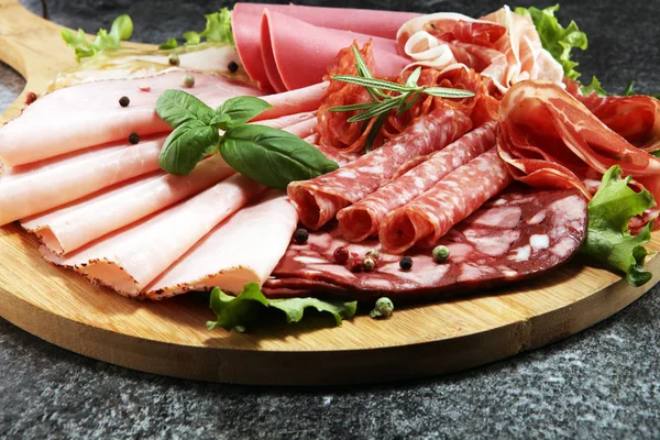 Food Tray Delicious Salami Pieces Sliced Ham Sausage Salad Meat — Stock Photo, Image
