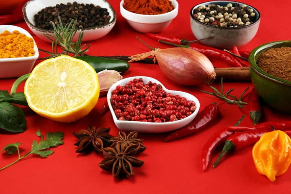 Especiarias Ervas Mesa Alimentos Ingredientes Cozinha — Fotografia de Stock