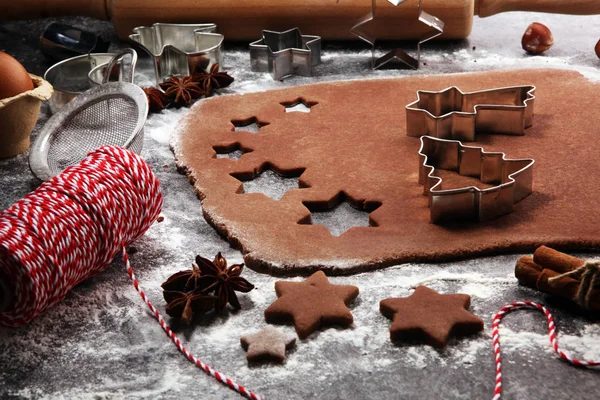 Weihnachtsplätzchen Backen Typische Zimtsterne Bäckerei Für Weihnachten Mit Zutaten — Stockfoto