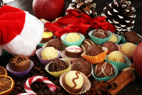 Mulțime Soiuri Praline Ciocolată Cofetărie Belgiană Ciocolată Gourmet Condimente Crăciun — Fotografie, imagine de stoc